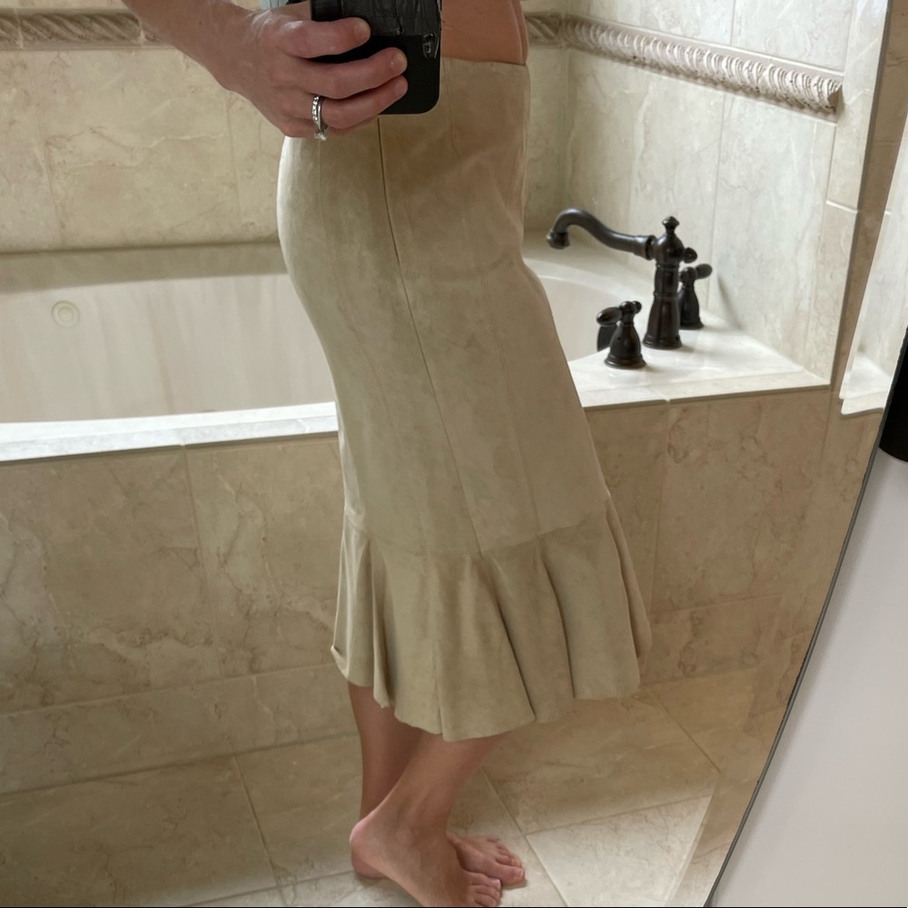 Suede Ruffle midi skirt, size 2, Idealology